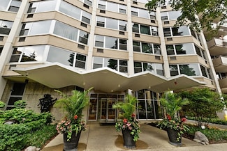 555 W Cornelia Ave Unit 204, Chicago, IL 60657