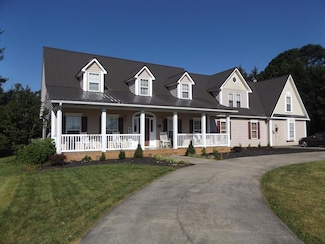437 Commonwealth Rd, Galax, VA 24333