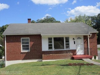 413 Draper Ave, Pulaski, VA 24301