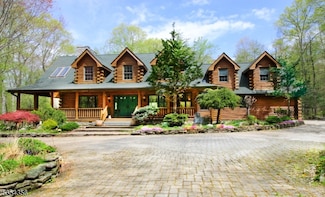 31 Kent Rd, Newton, NJ 07860