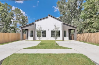 8137 Cabot St Unit A/B, Houston, TX 77078