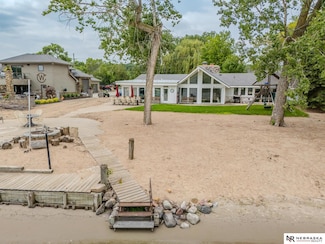 61 Cedar Ln, Fremont, NE 68025