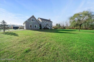 52 Cronin Rd, Queensbury, NY 12804