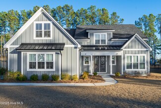 42 Berkshire Ln, Hampstead, NC 28443