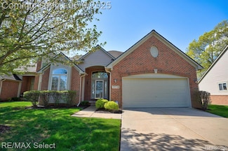 5974 Lochmore Dr, Commerce Township, MI 48382