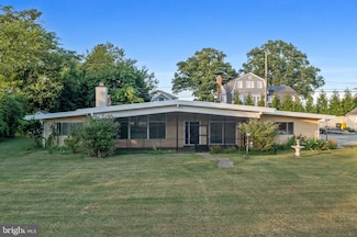 45 E Lake Dr, Annapolis, MD 21403