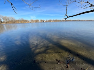 10 Cottonwood Lake Dr, Windom, MN 56101