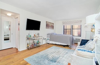 165 Christopher St Unit 2O, New York, NY 10014