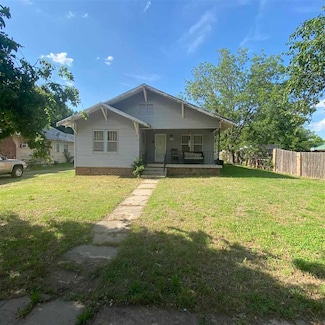 1010 W Blackwell Ave, Blackwell, OK 74631