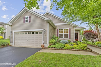 72 Wintergreen Dr, Manalapan, NJ 07726