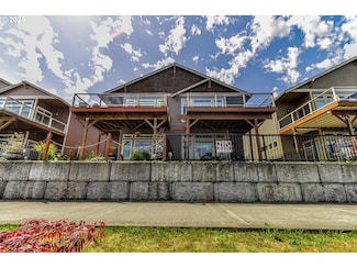 813 King Dr, Rainier, OR 97048