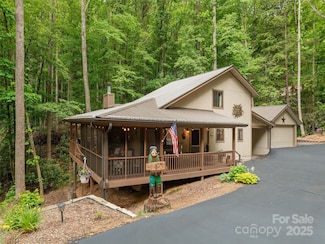 141 Creekside Dr, Maggie Valley, NC 28751