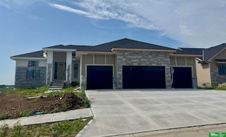 5708 N 198th St, Elkhorn, NE 68022