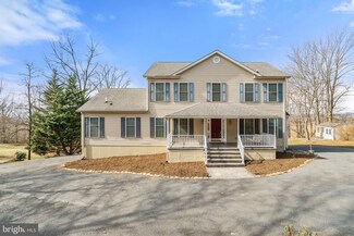 10399 Ada Rd, Marshall, VA 20115