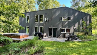 7536 Shady Side Dr, Bloomington, IN 47401