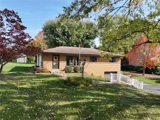 3 Harvest Dr, Cranberry Township, PA 16066