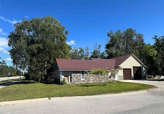 725 & 723 W Central Ave, MacKinaw City, MI 49701