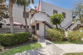 536 Lakeside Dr, Bradenton, FL 34210