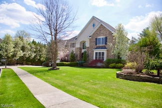 5 Young Ct, East Hanover, NJ 07936