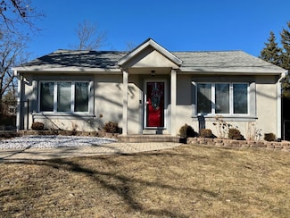 306 Bayshore Dr, Lake Bluff, IL 60044