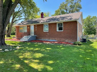 8246 S 85th Ave, Justice, IL 60458