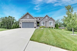 4506 Lakecrest Dr, Shawnee, KS 66218