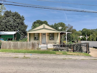 9647 Breckenridge Rd, Saint Louis, MO 63114