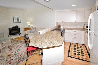 803 Covered Bridge Ln, Grantham, NH 03753