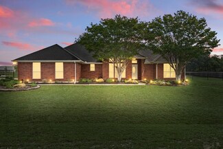3909 Timbercrest Dr E, Burleson, TX 76028