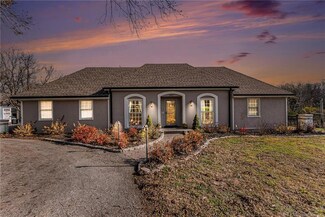 3037 Shrine Park Rd, Leavenworth, KS 66048