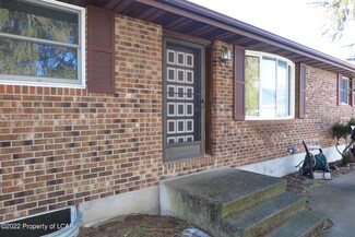 162 Center St, Pittston, PA 18640