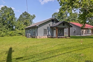 211 Cleveland St, Mount Pleasant, TX 75455