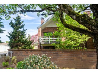 14905 NE Sacramento St Unit 4, Portland, OR 97230