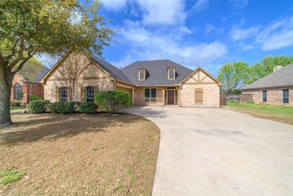 1604 High Point Dr, Pilot Point, TX 76258