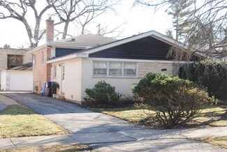 145 Linden Ave, Glencoe, IL 60022