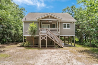 107 SW 26th St, Oak Island, NC 28465