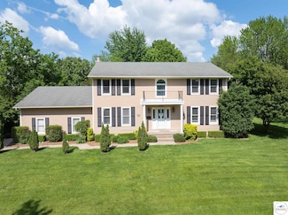 2105 Stonewood Cir, Sedalia, MO 65301