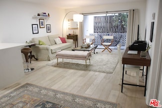 10240 Camarillo St Unit 112, Toluca Lake, CA 91602