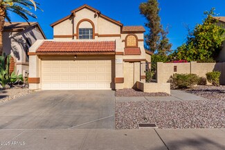 422 E Taro Ln, Phoenix, AZ 85024