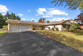 12820 Point Pleasant Dr, Fairfax, VA 22033