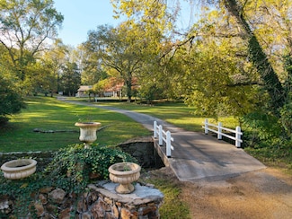 2801 S Lone Pine Ave, Springfield, MO 65804