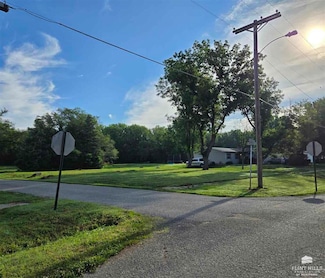 440 W 6th St, Solomon, KS 67480
