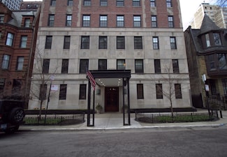 73 E Elm St Unit 1B, Chicago, IL 60611