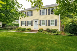 31 Glenwood Cir, Longmeadow, MA 01106