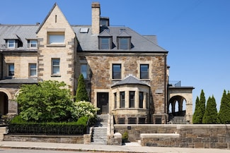 364 Tappan St Unit 3, Brookline, MA 02445