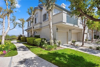 7833 E Quinn Dr, Anaheim, CA 92808