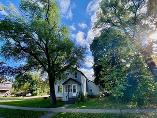1817 College Ave, Stevens Point, WI 54481