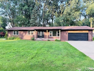 4126 Strathcona, Highland, MI 48357