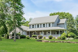 6 White Rd, Flemington, NJ 08822