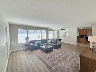 1118 Autumn Leaf Ln, Salt Lake City, UT 84123